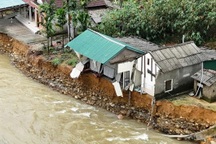 Lũ dâng cao lần 3, Huế tiếp tục ngập lụt sạt lở