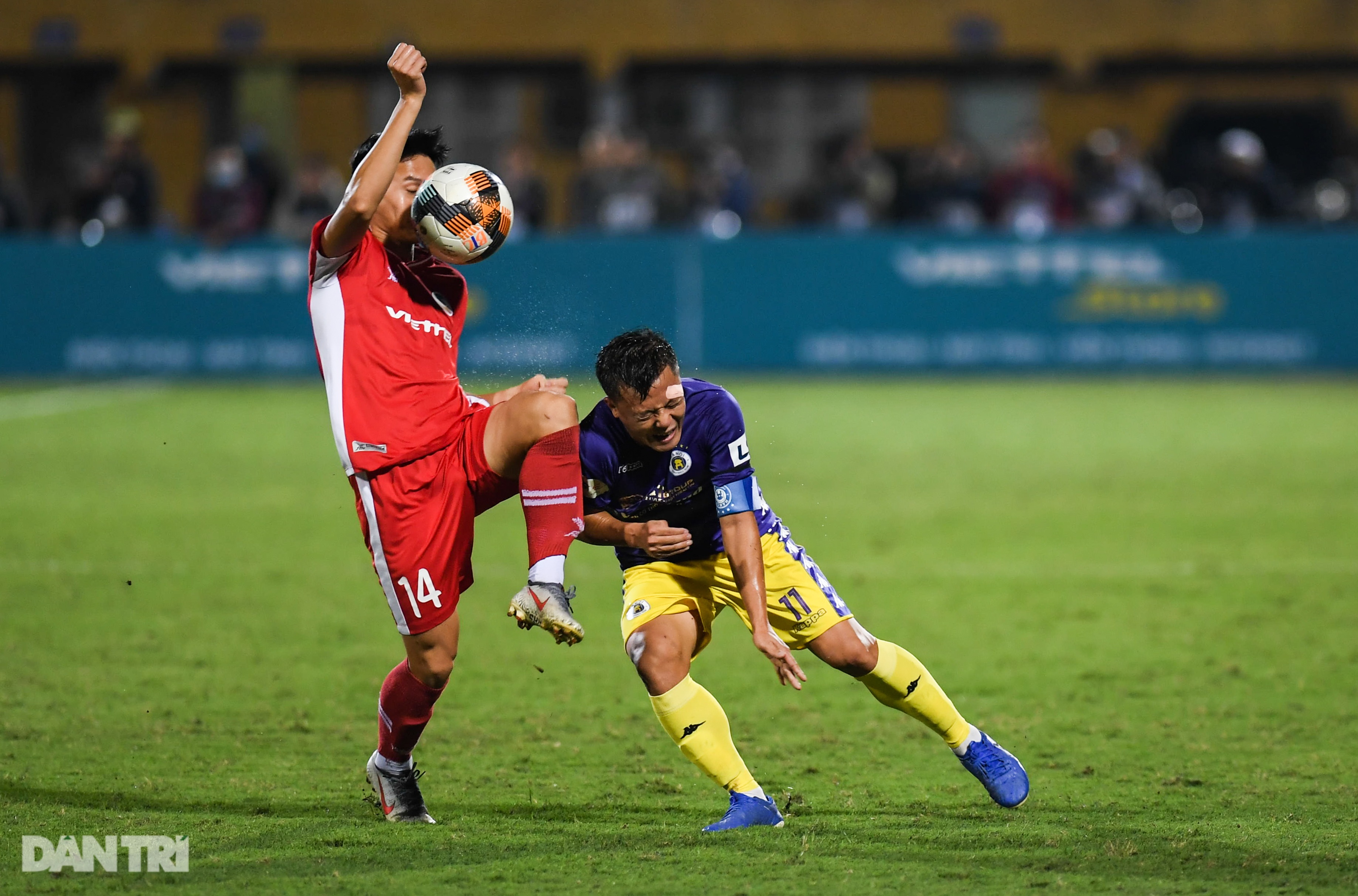 CLB Viettel 0-0 CLB Hà Nội: Kẻ vững ngôi đầu, người tụt thứ hạng - 15 CLB Viettel 0-0 CLB Hà Nội: Kẻ vững ngôi đầu, người tụt thứ hạng - 15