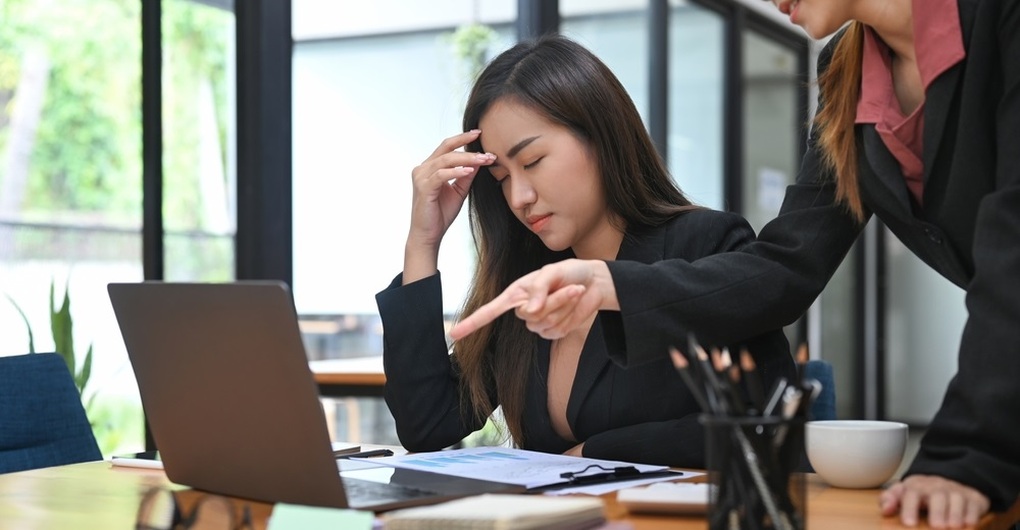 Kiệt sức vì bị sếp hành: Cướp công trắng trợn, gọi điện cháy máy - 1 Kiệt sức vì bị sếp hành: Cướp công trắng trợn, gọi điện cháy máy - 1