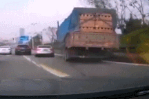 Những tai nạn kinh hoàng vì xe chở quá khổ, quá tải