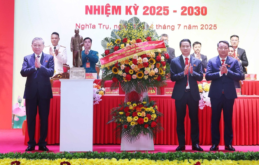 Tổng Bí thư: Đổi mới tư duy quản lý theo hướng chính quyền kiến tạo - 1 Tổng Bí thư: Đổi mới tư duy quản lý theo hướng chính quyền kiến tạo - 1