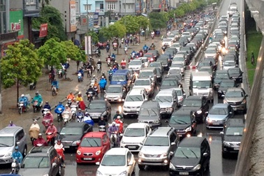 Đường phố Hà Nội kẹt cứng: Mong dân thông cảm!