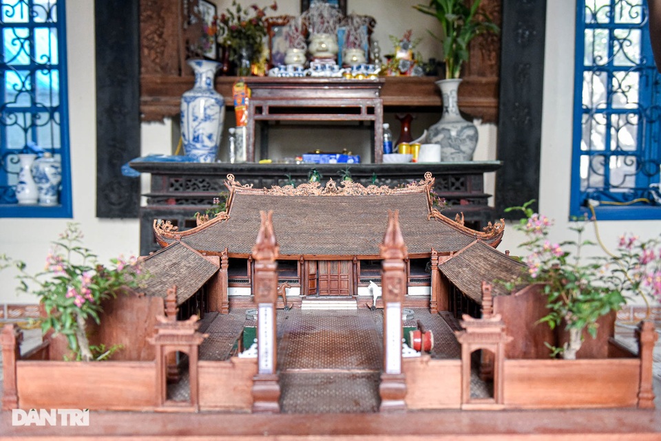 Đình làng từ gỗ gụ nhỏ nhất Việt Nam, giá nào cũng không bán - 3 Đình làng từ gỗ gụ nhỏ nhất Việt Nam, giá nào cũng không bán - 3