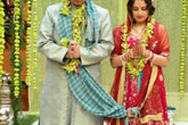 Hoãn “sản xuất” bé, được thưởng “honeymoon”