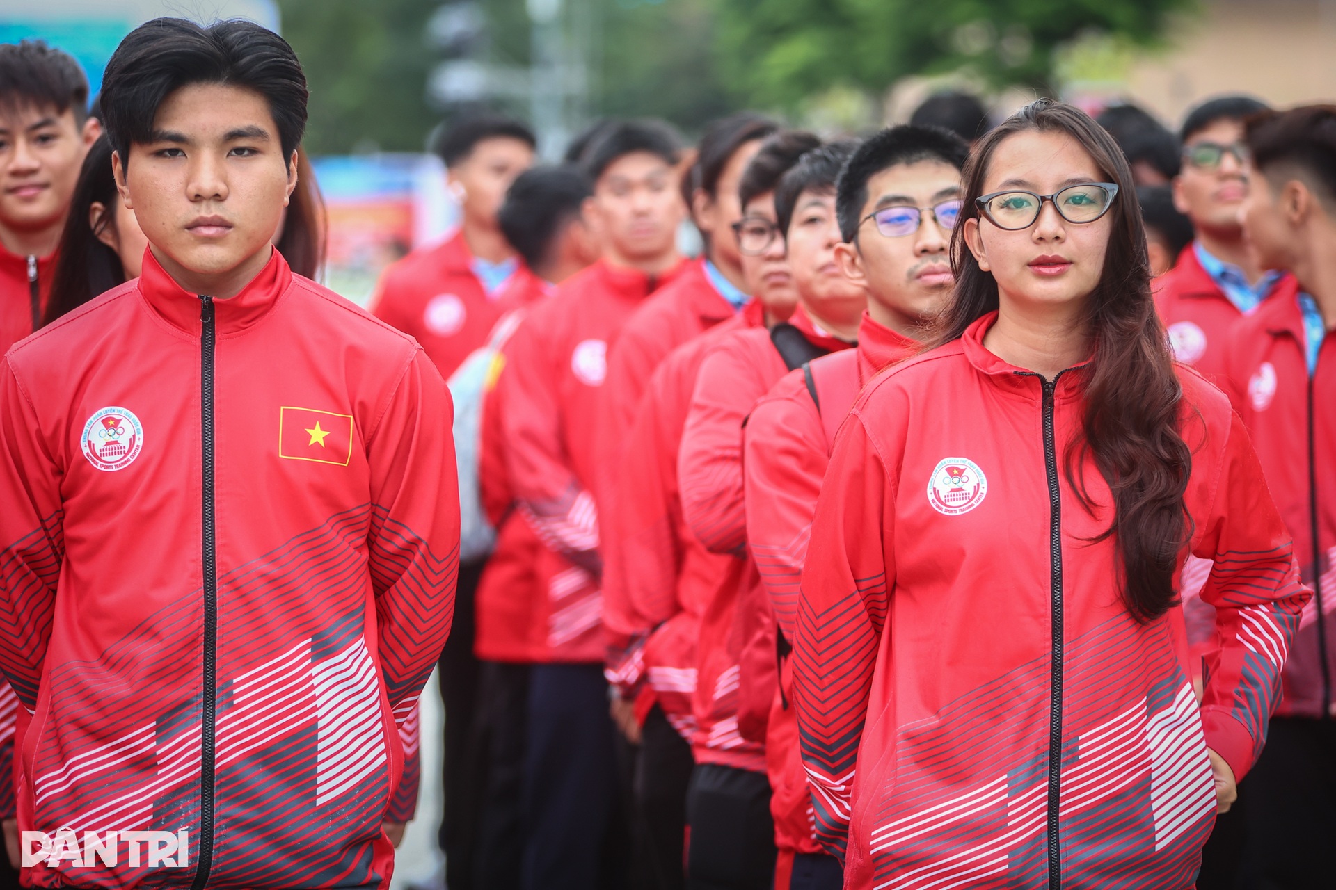 Hàng trăm VĐV hừng hực khí thế lên đường tranh tài SEA Games 33 - 3