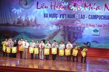 Liên hoan ca múa nhạc ba nước Việt Nam - Lào - Campuchia 