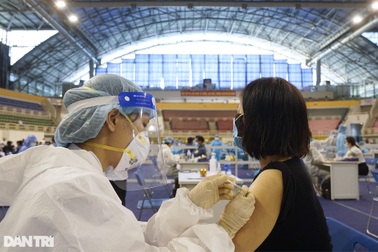 TPHCM: Đề xuất tiêm vắc xin Covid-19 cho shipper