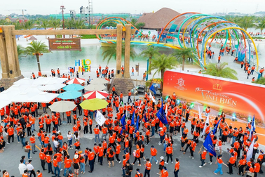 Hơn 8.000 người tham gia lễ ra quân dự án Vinhomes Ocean Park 3 - The Crown