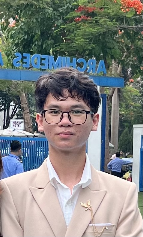 প্রাকৃতিক বিজ্ঞান স্কুল - ১ এর দশম শ্রেণীতে প্রবেশের জন্য বিশেষায়িত বিষয়ে নিখুঁত নম্বর অর্জন করেছে এক ছাত্র। Nam sinh đạt điểm tuyệt đối môn chuyên vào lớp 10 trường Khoa học tự nhiên - 1