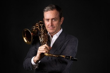 Giáo sư Nhạc viện Hoàng gia Scotland bị sa thải vì mối quan hệ với nữ sinh