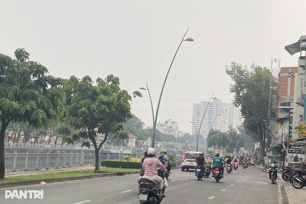 Vì sao bầu trời ở TPHCM mù mịt từ sáng đến chiều? - 2 Vì sao bầu trời ở TPHCM mù mịt từ sáng đến chiều? - 2