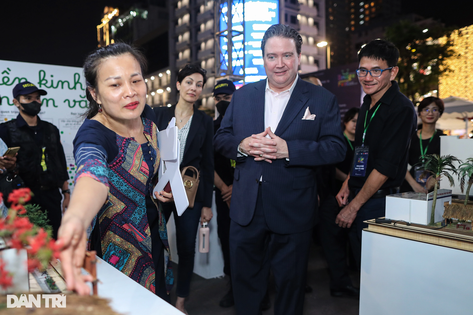 Người dân TPHCM cuồng nhiệt với Lễ hội âm nhạc BridgeFest 2023 - 3 Người dân TPHCM cuồng nhiệt với Lễ hội âm nhạc BridgeFest 2023 - 3