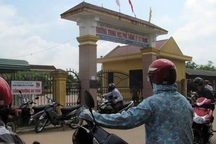 Muôn nẻo chờ con nơi trường thi