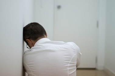 Tưởng vợ bị bắt cóc, ai ngờ theo trai Tây…