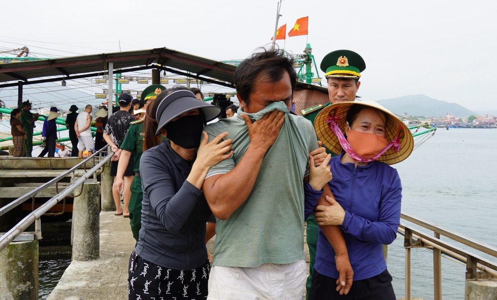 Vụ 10 ngư dân mất tích: Mở rộng khu vực tìm kiếm - 3 Vụ 10 ngư dân mất tích: Mở rộng khu vực tìm kiếm - 3