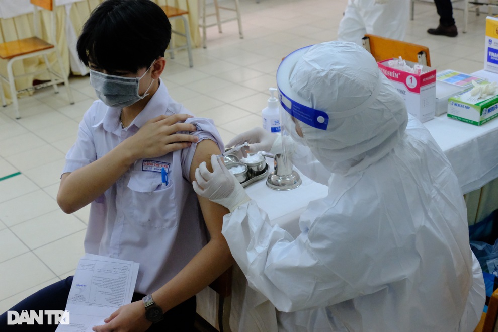 TPHCM dự kiến tiêm vaccine Covid-19 mũi 3 từ tháng 11 - 3 TPHCM dự kiến tiêm vaccine Covid-19 mũi 3 từ tháng 11 - 3