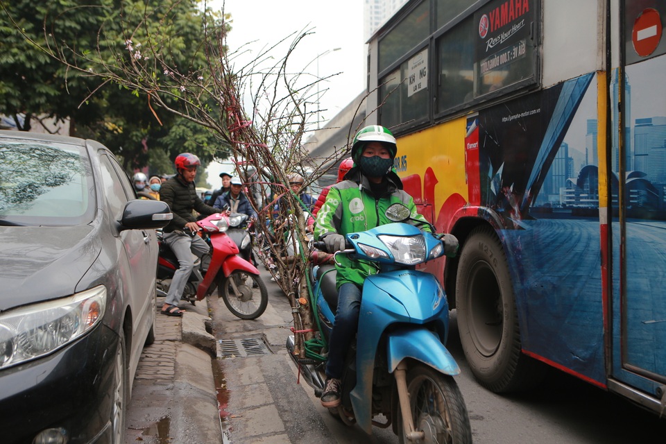 Giao thông kẹt cứng tại cửa ngõ Thủ đô - 8 Giao thông kẹt cứng tại cửa ngõ Thủ đô - 8