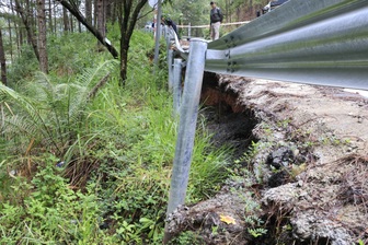 Xuất hiện điểm sạt lở taluy trên đèo Mimosa ở Đà Lạt