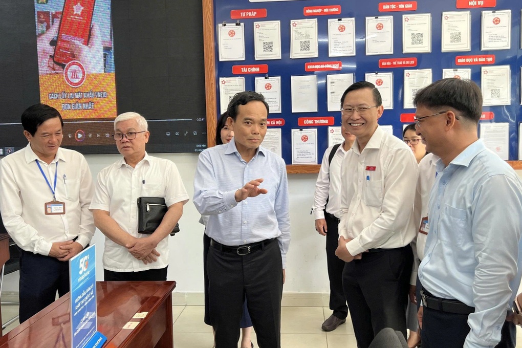 Bí thư Trần Lưu Quang làm việc với phường đông dân nhất TPHCM - 1 Bí thư Trần Lưu Quang làm việc với phường đông dân nhất TPHCM - 1