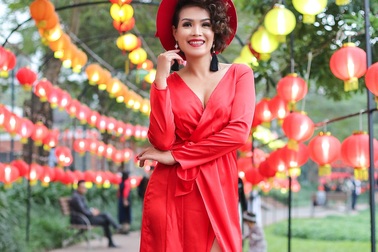 Giáng Sinh rực rỡ của cựu người mẫu Trần Lệ Thủy