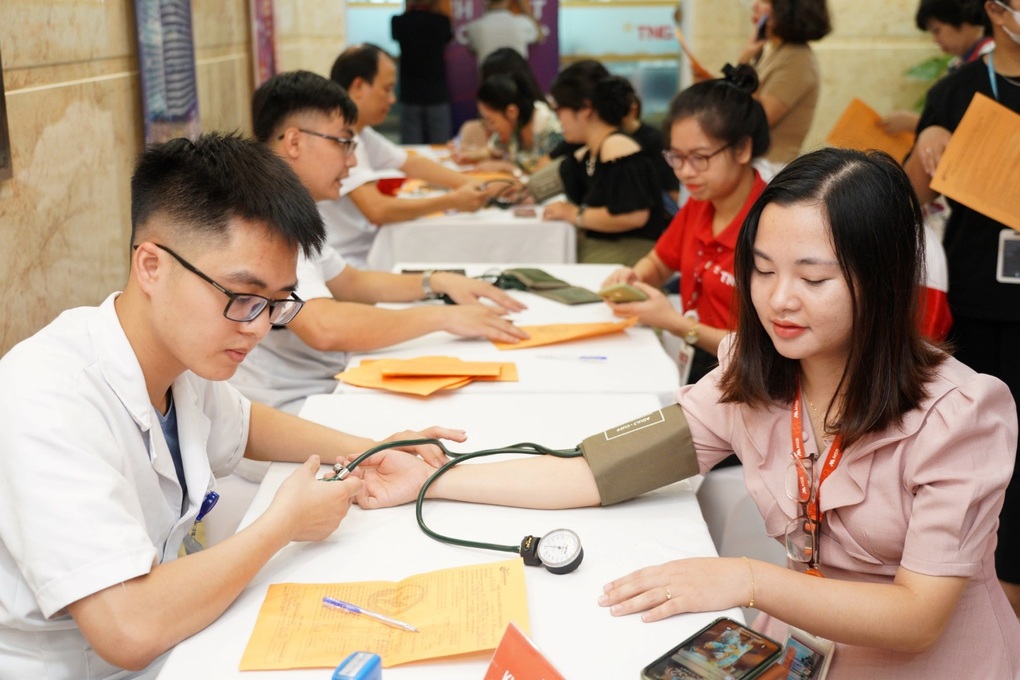 Người TNG Holdings Vietnam mang giọt thương gửi vào ngân hàng máu - 1 Người TNG Holdings Vietnam mang giọt thương gửi vào ngân hàng máu - 1
