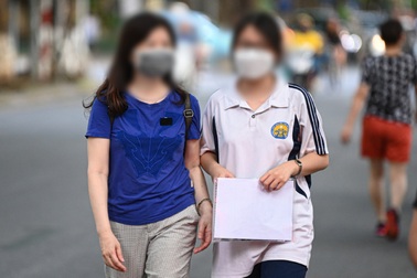 Mất 20 triệu đồng để "giữ chỗ" cho con vào lớp 6, phụ huynh vẫn chấp nhận