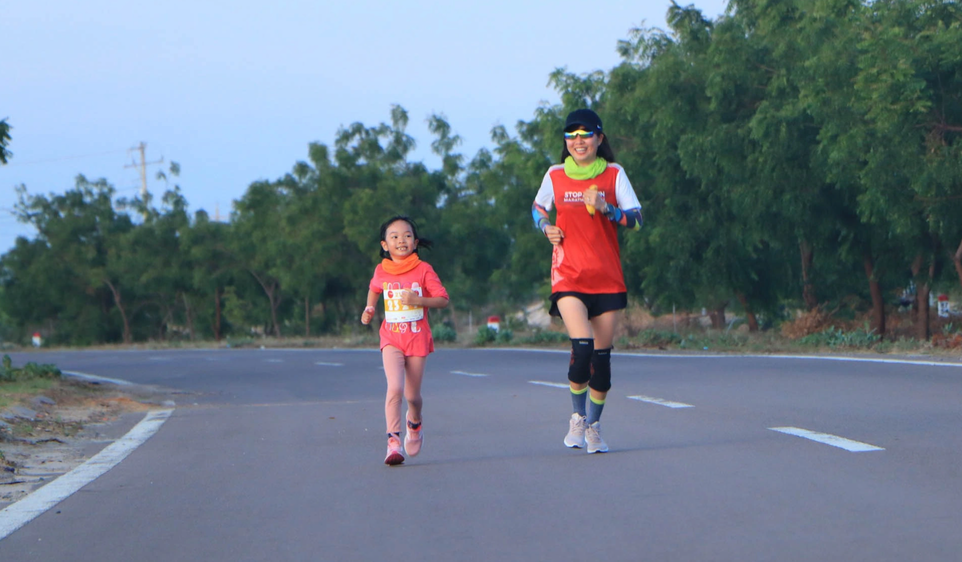 Hi hữu: Bé gái 7 tuổi ở TPHCM 4 lần chinh phục đường chạy cự ly 21km - 8 Hi hữu: Bé gái 7 tuổi ở TPHCM 4 lần chinh phục đường chạy cự ly 21km - 8