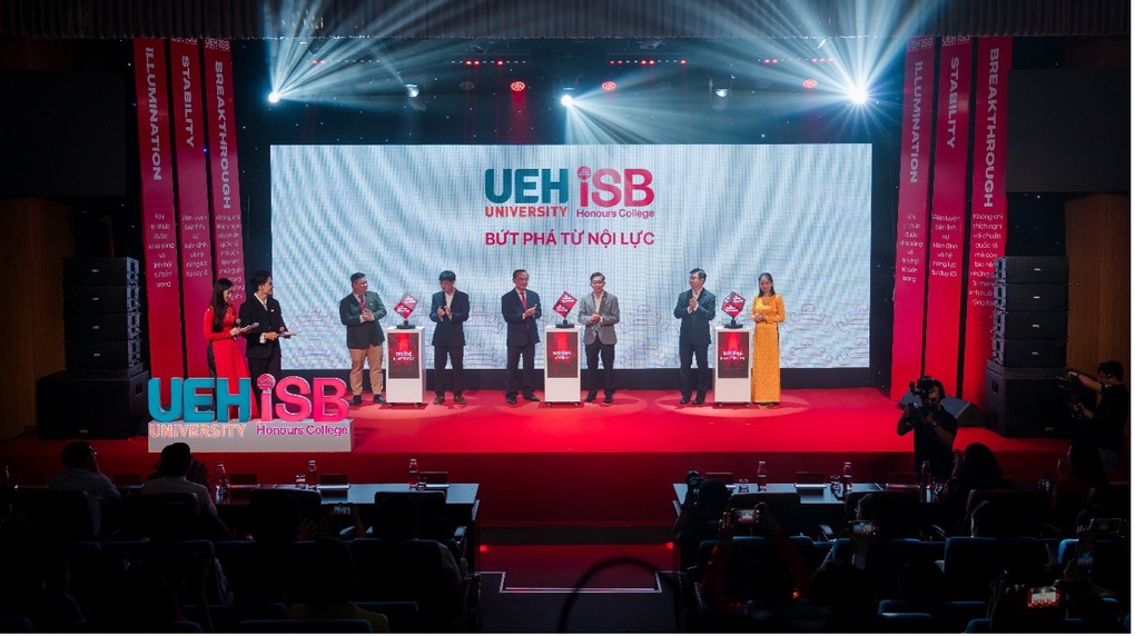 Trường Tài năng UEH.ISB: Bệ phóng sinh viên Việt, vững nội lực để vươn xa - 1 Trường Tài năng UEH.ISB: Bệ phóng sinh viên Việt, vững nội lực để vươn xa - 1