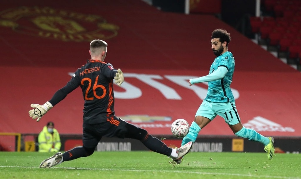 Man Utd 3-2 Liverpool: Salah lập cú đúp, Fernandes tung đòn quyết định - 13 Man Utd 3-2 Liverpool: Salah lập cú đúp, Fernandes tung đòn quyết định - 13