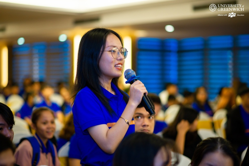 500 sinh viên Đà Nẵng được “tiếp lửa” ước mơ từ CEO FPT - 3 500 sinh viên Đà Nẵng được “tiếp lửa” ước mơ từ CEO FPT - 3