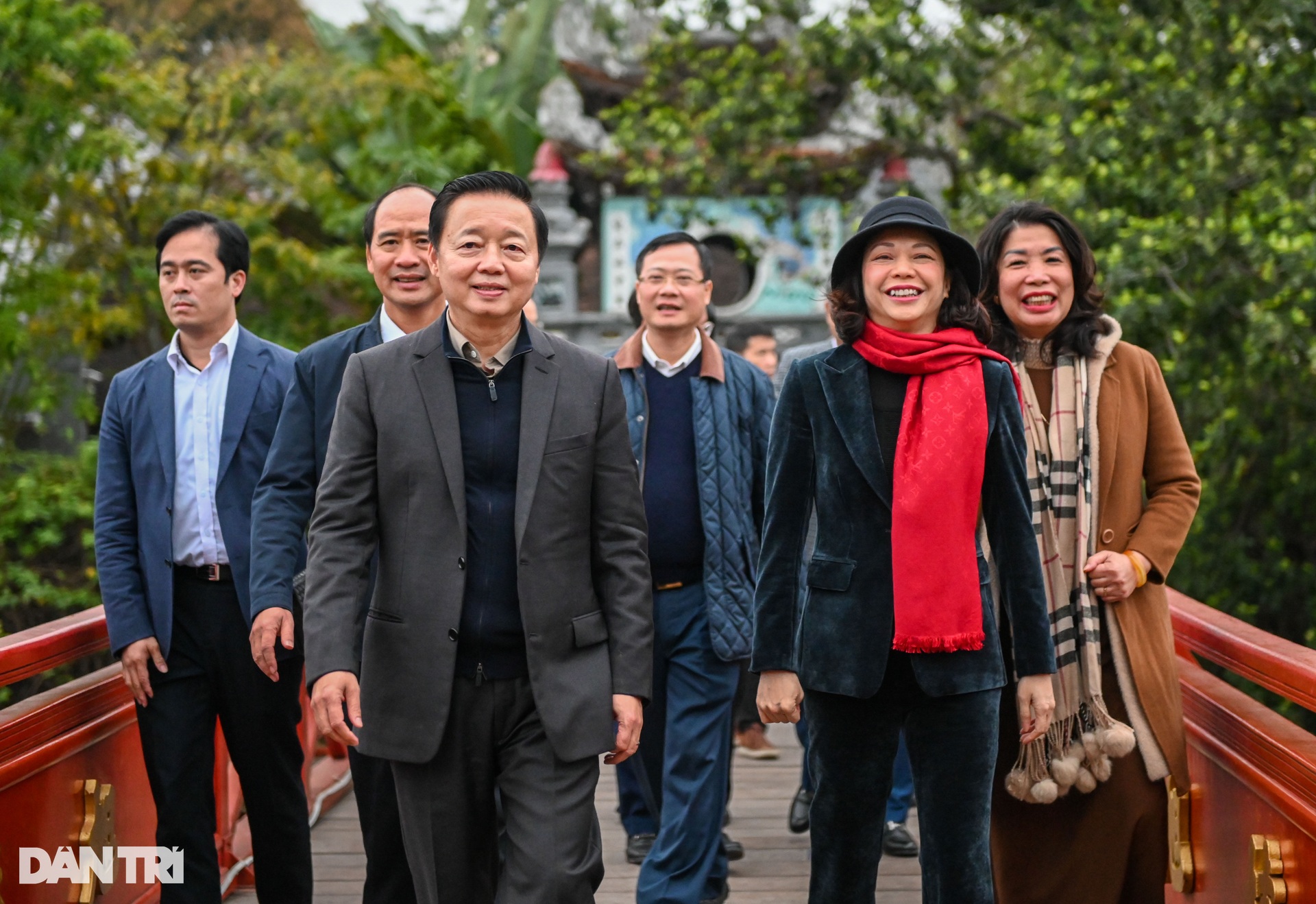 Phó Thủ tướng Trần Hồng Hà chúc Tết người già neo đơn, bệnh nhân ung thư - 14 Phó Thủ tướng Trần Hồng Hà chúc Tết người già neo đơn, bệnh nhân ung thư - 14