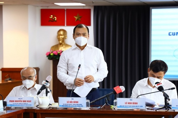 Phó Trưởng ban Tuyên giáo Trung ương Lê Hải Bình nhấn mạnh: Ý thức của người dân là chìa khóa then chốt để chiến thắng được đại dịch”.