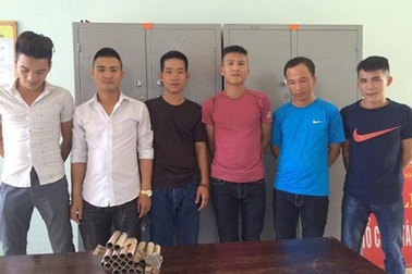 Thiếu nữ “chơi ngông” mừng sinh nhật bạn trai bằng… loạt pháo hoa