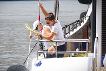 Phục vụ trên siêu du thuyền của các tỷ phú không hề đơn giản