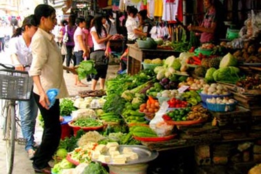 Rau xanh tăng giá chóng mặt