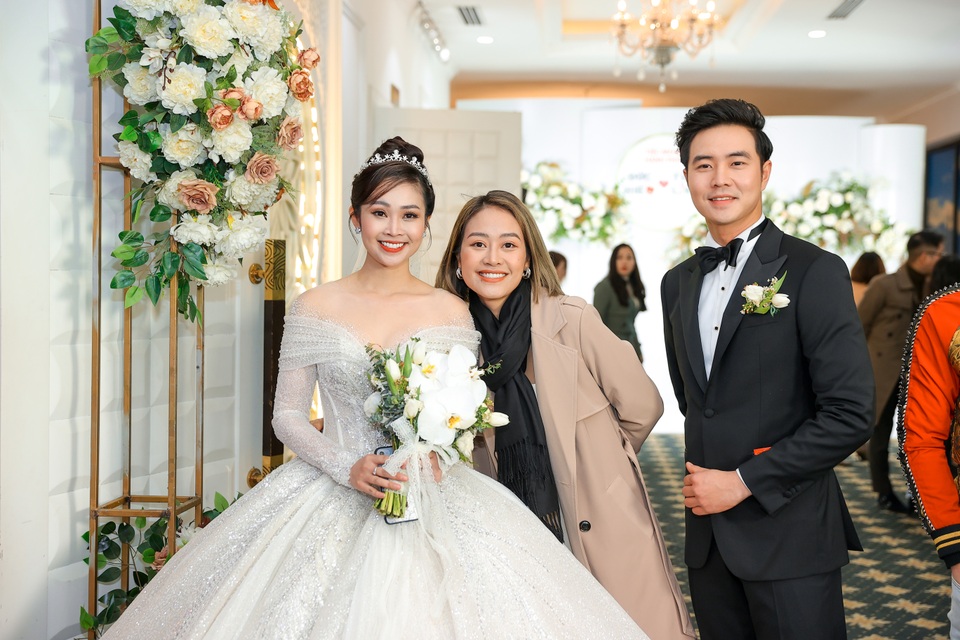 MC Thùy Linh VTV công khai nói lời xin lỗi bố mẹ trong lễ cưới - 5 MC Thùy Linh VTV công khai nói lời xin lỗi bố mẹ trong lễ cưới - 5