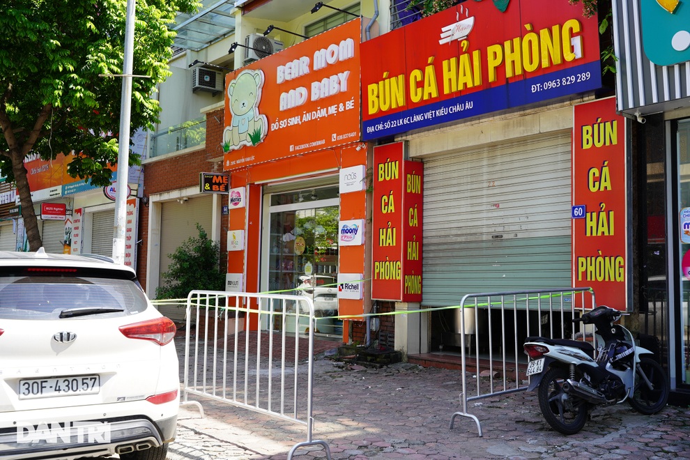 Hà Nội: Phong tỏa tòa chung cư 400 hộ dân và nhiều cửa hàng, quán ăn - 7 Hà Nội: Phong tỏa tòa chung cư 400 hộ dân và nhiều cửa hàng, quán ăn - 7