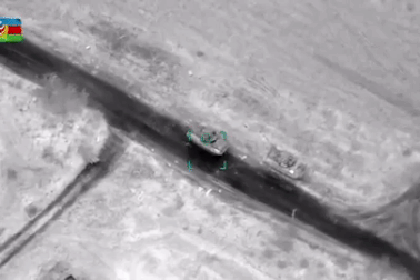 Azerbaijan đăng video không kích khí tài quân sự của Armenia