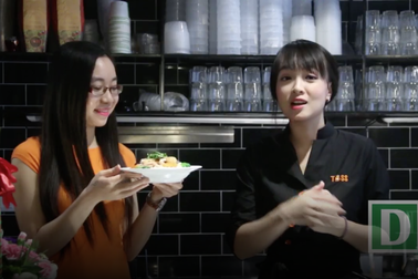 Bếp Ngon: Quán quân Masterchef trổ tài chế biến món bún xào hải sản thập cẩm