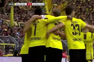 Dortmund thắng giòn giã trước Darmstadt