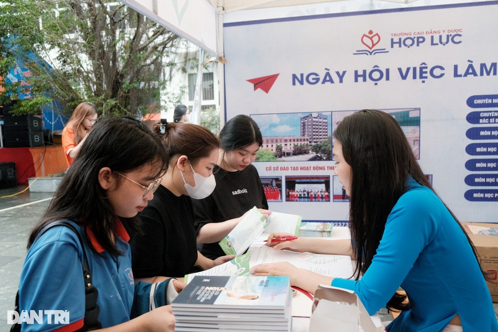 Hà Nội: Hàng nghìn việc làm chờ lao động trẻ - 2