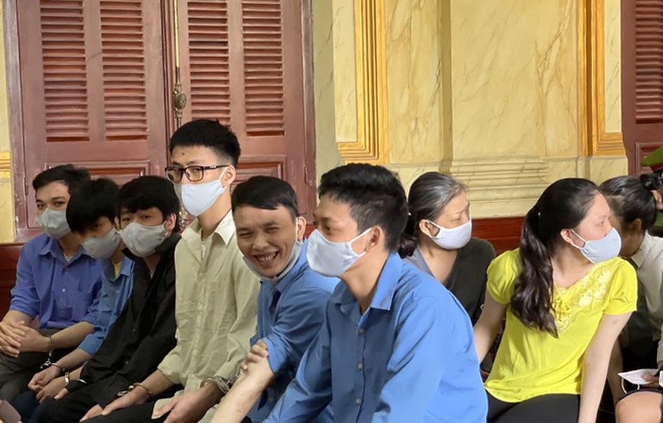 Lý do hàng chục người bán thận cho nữ quái - 1 Lý do hàng chục người bán thận cho nữ quái - 1