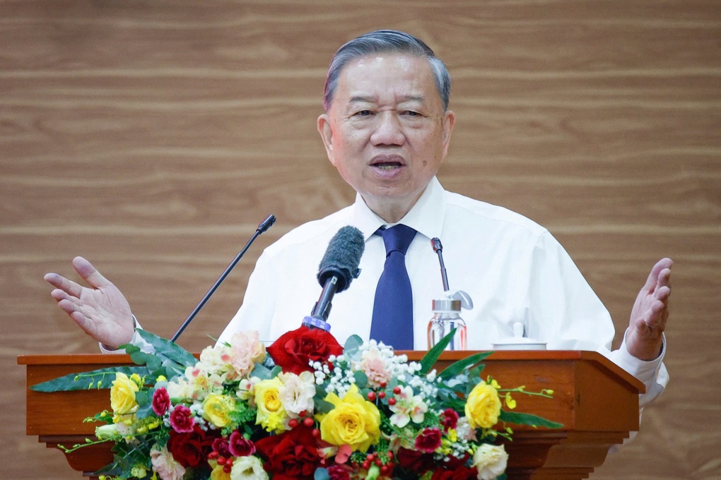 Tổng Bí thư: “Sắp xếp bộ máy nhân dân đồng tình, sao cán bộ lại tâm tư?” - 1 Tổng Bí thư: “Sắp xếp bộ máy nhân dân đồng tình, sao cán bộ lại tâm tư?” - 1