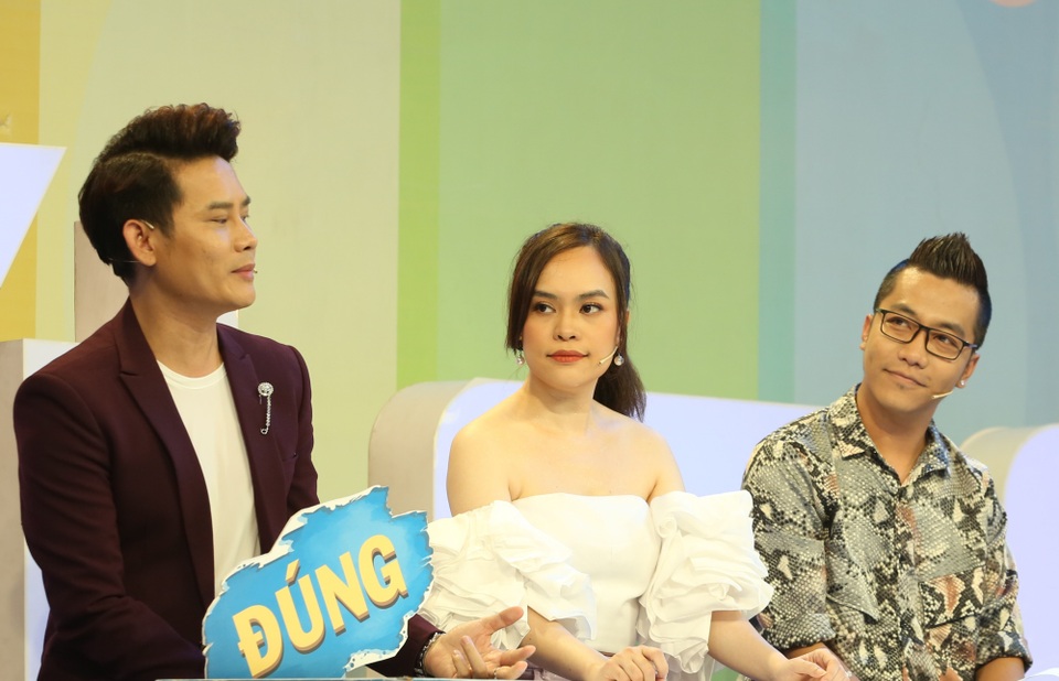 MC Hồng Phúc: “Đàn ông tuổi nào cũng dễ bị say nắng bởi gái đẹp, dù có vợ” - 2 MC Hồng Phúc: “Đàn ông tuổi nào cũng dễ bị say nắng bởi gái đẹp, dù có vợ” - 2