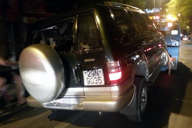 Vụ xe “điên” náo loạn đường phố: Tài xế bị đánh đến nhập viện