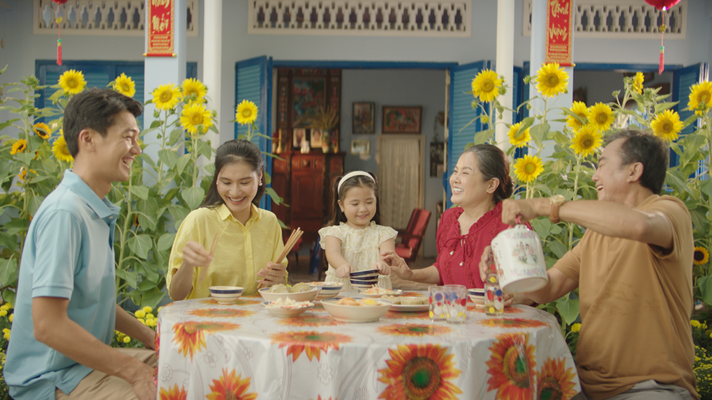 Cha mẹ khỏe mạnh, muôn Tết đủ đầy - 1