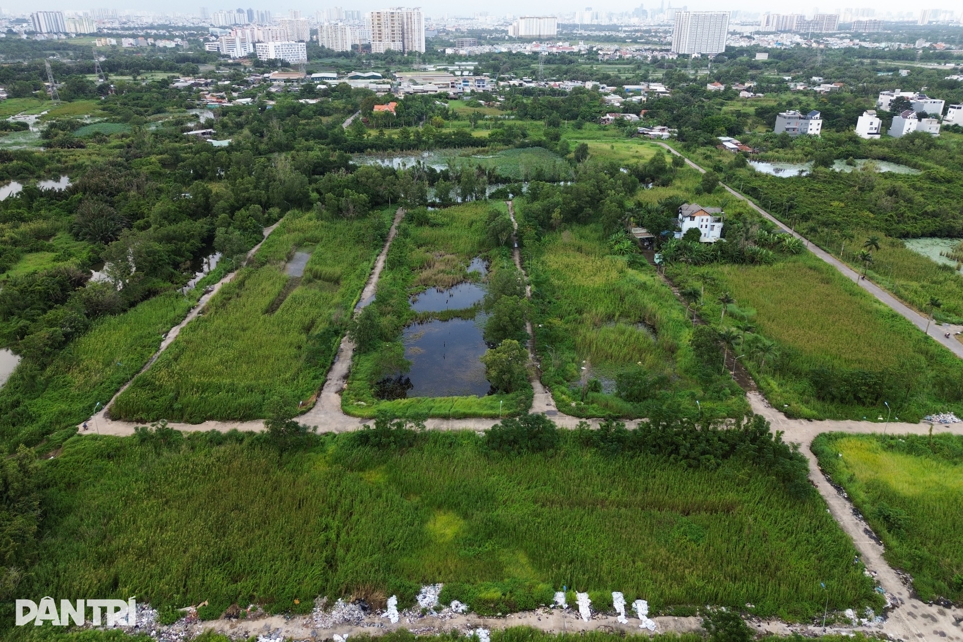 Hàng trăm người dân ở TPHCM tiền mất tật mang vì dự án treo hơn 2 thập kỷ - 11 Hàng trăm người dân ở TPHCM tiền mất tật mang vì dự án treo hơn 2 thập kỷ - 11