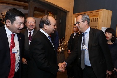 Thủ tướng đối thoại với các tập đoàn công nghệ thông tin tại Davos