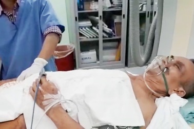 Cứu sống cụ ông 82 tuổi đột quỵ nặng bằng dụng cụ cơ học