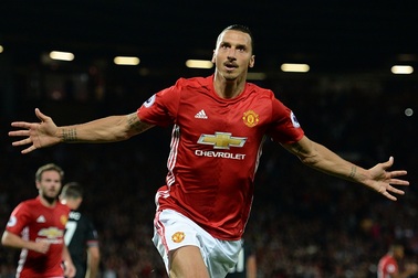 Ibrahimovic: “Ghi 100 bàn, tôi mới được ở lại MU”